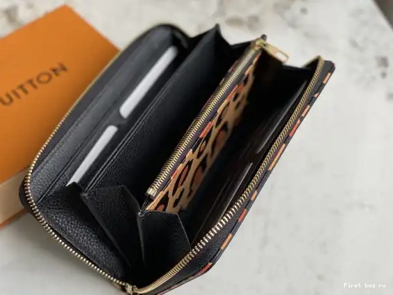 First bag ru LOUIS VUITTON WALLET ZIPPY 0503
